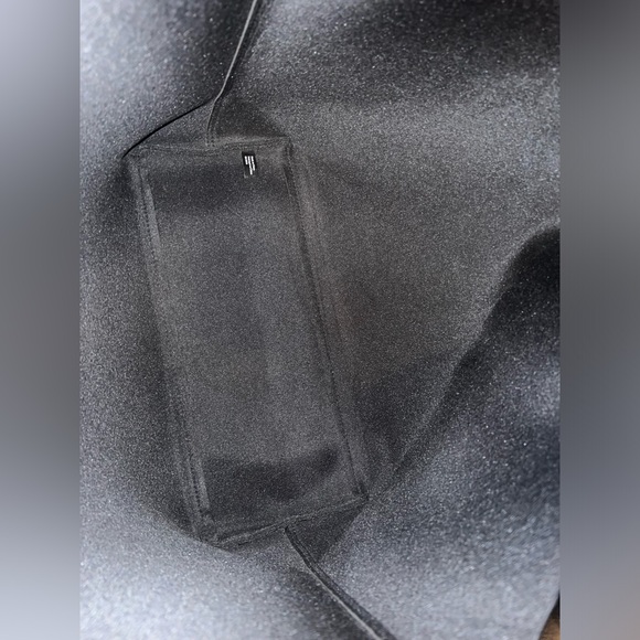 Victoria’s Secret, Black Bag🖤 - Picture 5 of 10